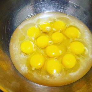 Poach Eggs - Egg After 4 Min In Vinegar