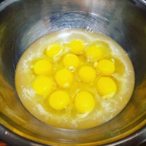 Poach Eggs - Egg After 5 Min In Vinegar